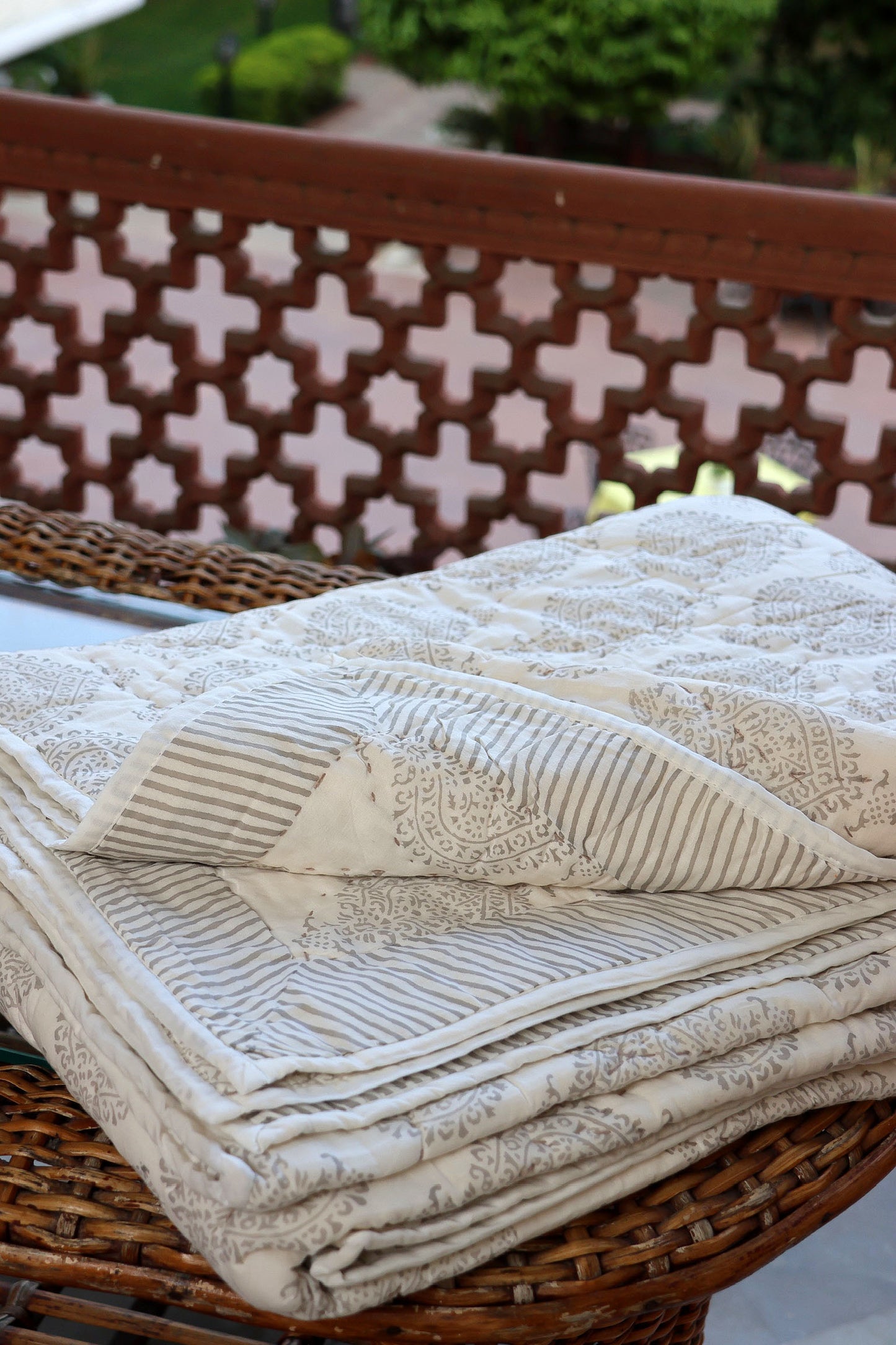 Crumpet Quilt - Ash