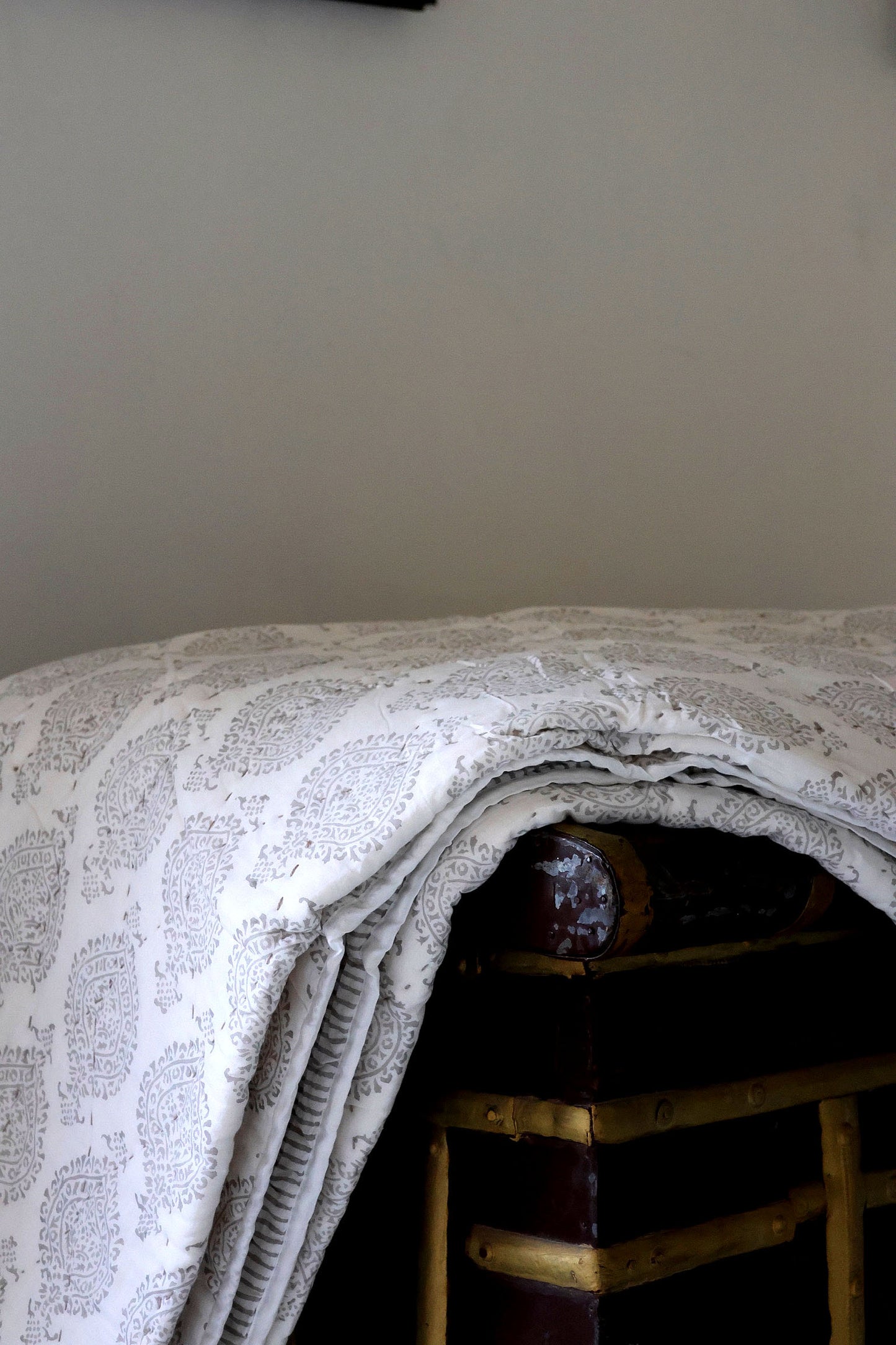 Crumpet Quilt - Ash